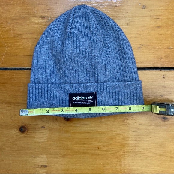 NEW adidas Women's Gray Ribbed Beanie One Size NWOT - Picture 3 of 6